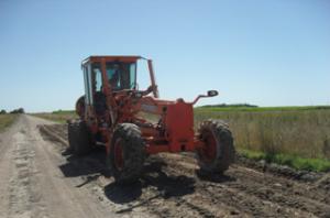 Por el inicio de clases se reforzaron los trabajos en los caminos rurales