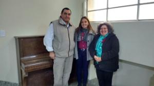 Donaci�n de un piano a la Escuela de M�sica Popular de Azul